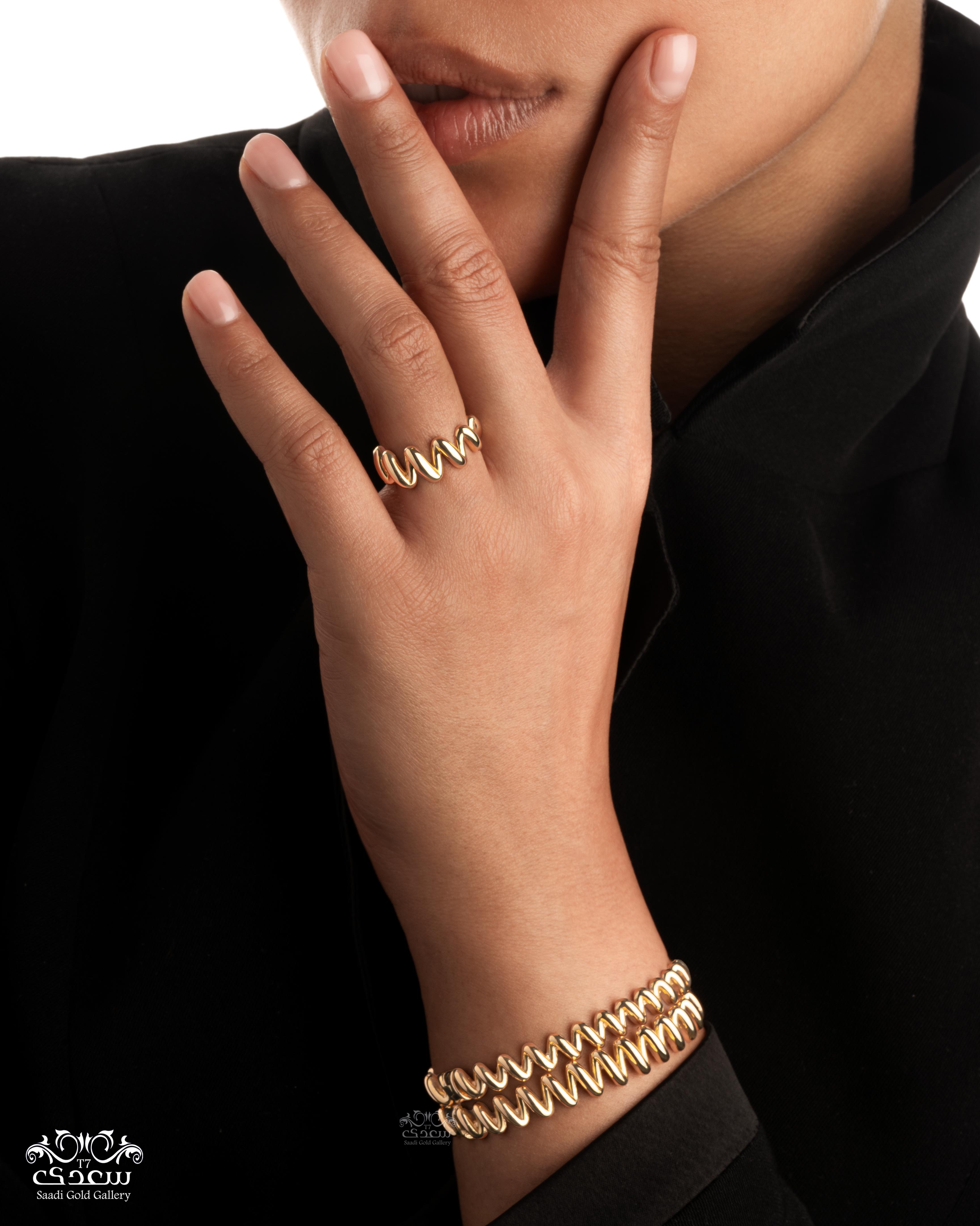 ring and bangel modeling photo