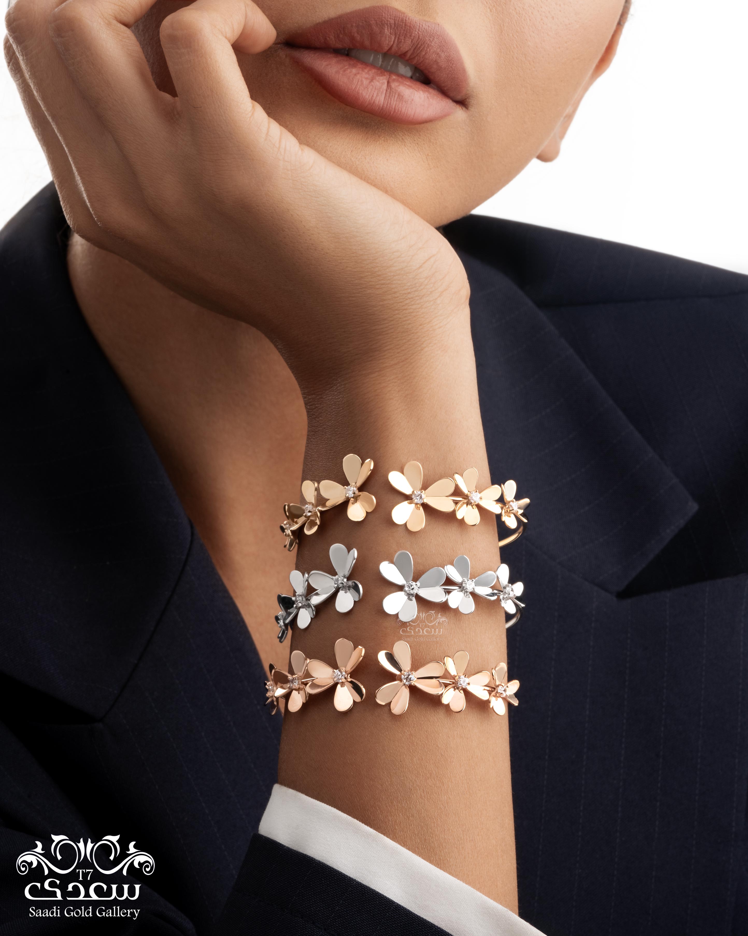 بنگل گل سه پر ونکلیف سفید